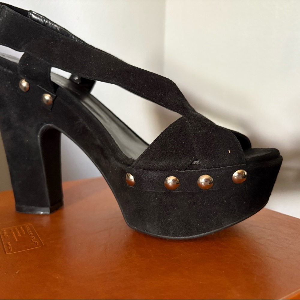 Stephane Kelian Black Platform Sandals with Metallic Accents - Picture 4 of 12